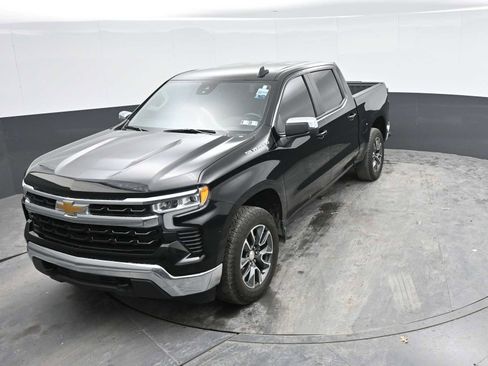 Used 2024 Chevrolet Silverado 1500 LT AWD/4WD image 32