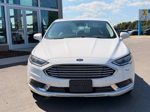 Used 2018 Ford Fusion SE w/ Equipment Group 602A FWD image 5