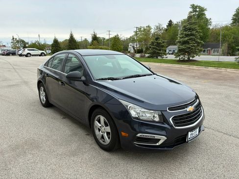 Used 2015 Chevrolet Cruze LT FWD image 3