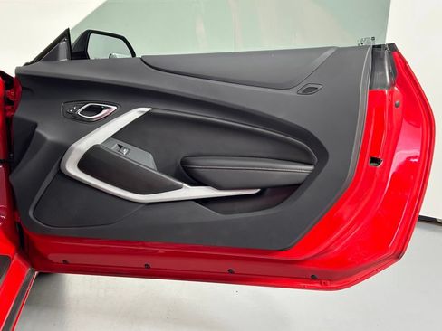 Used 2024 Chevrolet Camaro LT RWD image 10