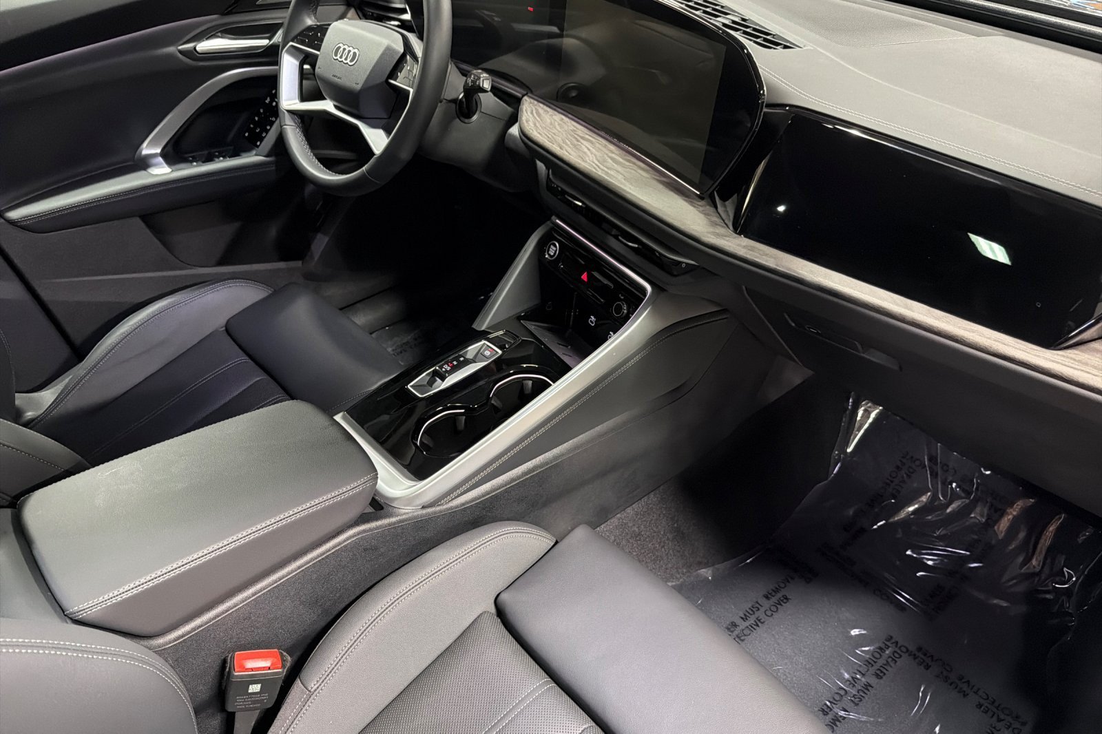 Used 2025 Audi Q5 Premium Plus w/ Premium Plus AWD/4WD image 14