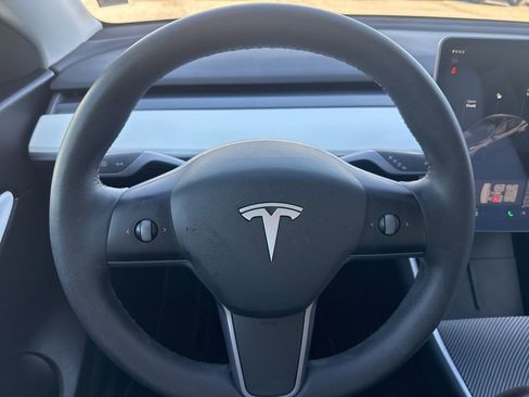 Used 2021 Tesla Model Y Long Range image 13