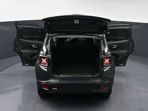 Used 2019 Jeep Renegade Trailhawk w/ Cold Weather Group II image 38