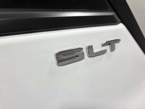 Used 2023 GMC Terrain SLT FWD image 8