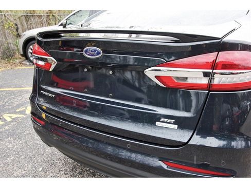 Used 2020 Ford Fusion SE w/ Equipment Group 151A image 5