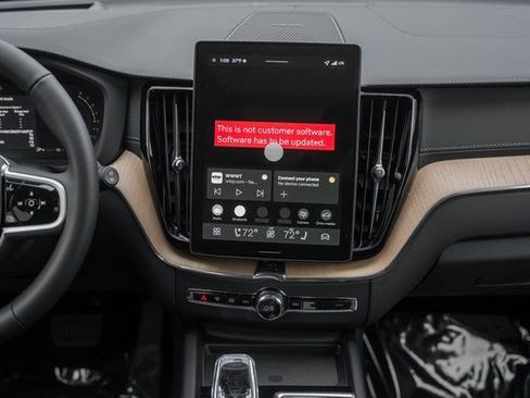 New 2026 Volvo XC60 B5 Ultra w/ Protection Package Premier image 21