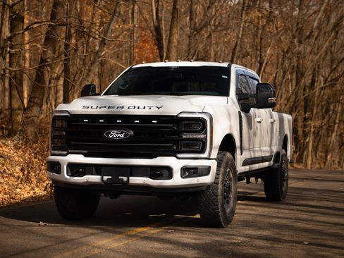 Certified 2025 Ford F250 Platinum w/ Tremor Off-Road Package image 1