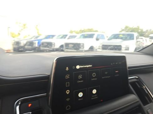 Used 2022 GMC Yukon XL AT4 w/ Technology Package AWD/4WD image 12