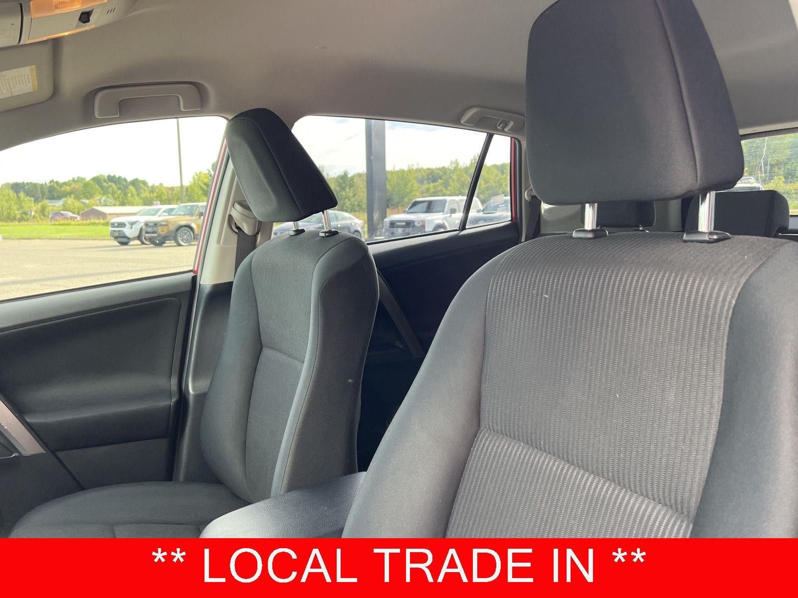 Used 2016 Toyota RAV4 LE AWD/4WD image 2