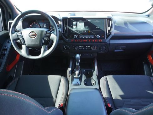 Certified 2025 Nissan Frontier PRO-4X w/ Pro Convenience Package AWD/4WD image 12
