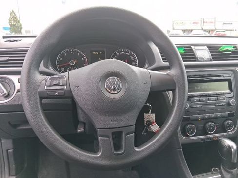 Used 2014 Volkswagen Passat 1.8T S FWD image 19