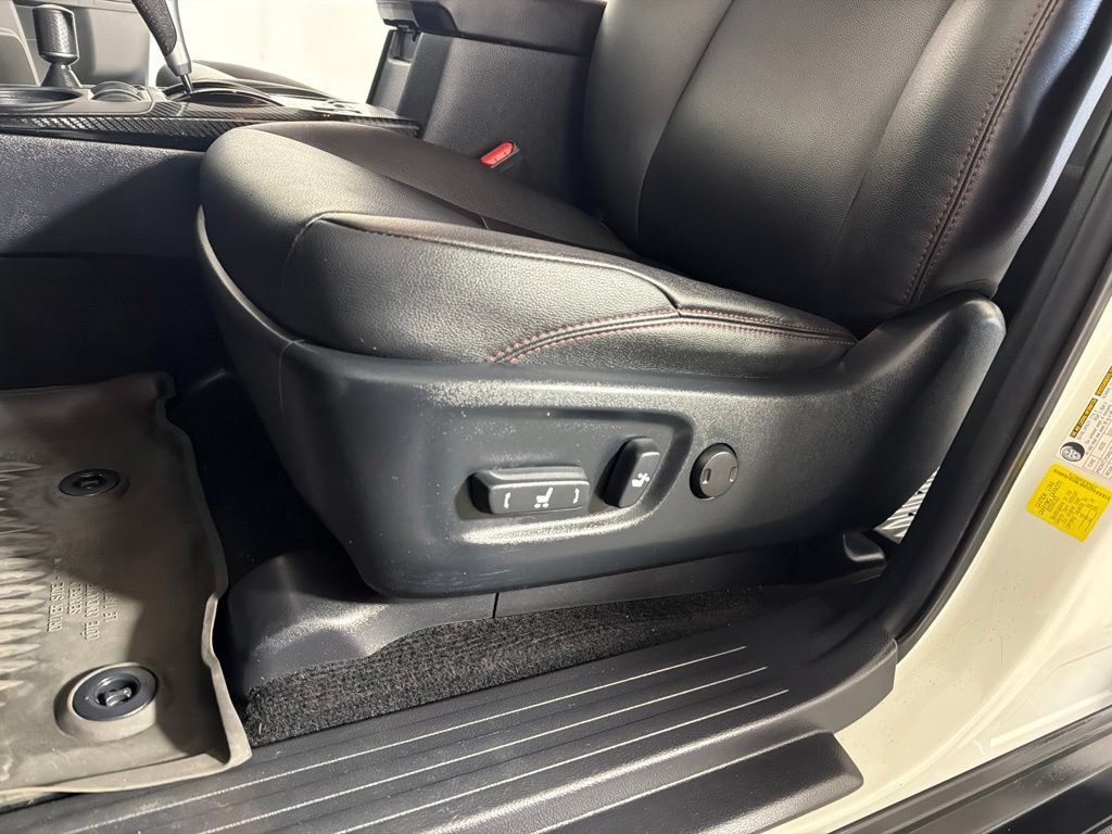Used 2022 Toyota 4Runner TRD Off-Road Premium AWD/4WD image 11