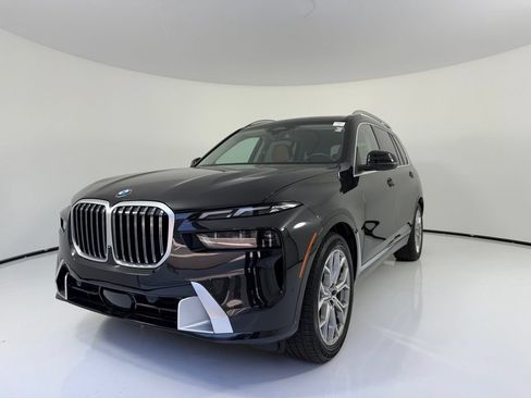Used 2025 BMW X7 xDrive40i w/ Premium Package AWD/4WD image 1