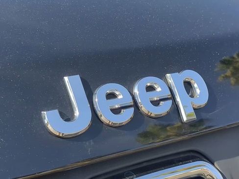 Used 2024 Jeep Compass Latitude image 13