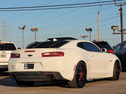 Used 2017 Chevrolet Camaro LT w/ RS Package RWD image 10