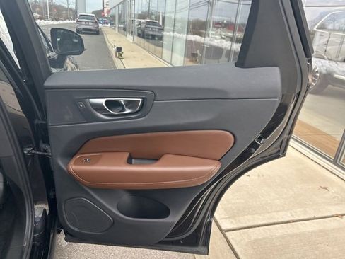 Certified 2025 Volvo XC60 B5 Plus image 6