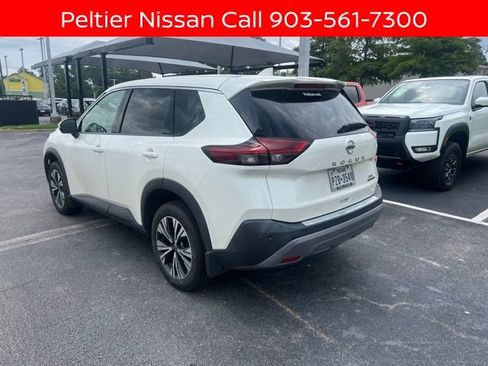 Certified 2021 Nissan Rogue SV FWD image 4