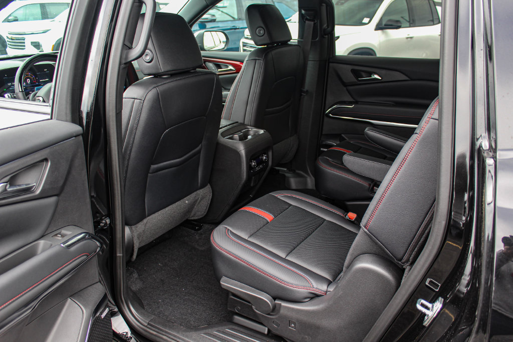 New 2026 Chevrolet Traverse RS w/ LPO, Floor Liner Package FWD image 24