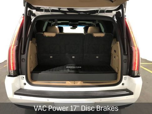 Certified 2018 Cadillac Escalade Platinum AWD/4WD image 14