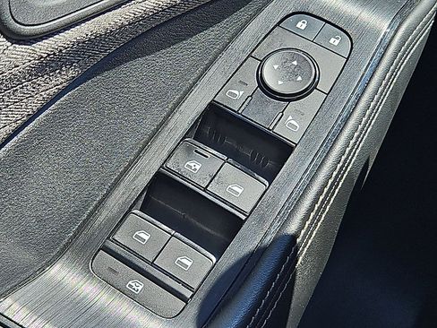 Certified 2023 Nissan Rogue SV image 25