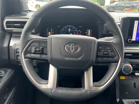 Certified 2025 Toyota Tacoma SR5 AWD/4WD image 23
