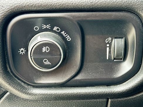 Used 2022 RAM 2500 Big Horn w/ Cold Weather Group image 12