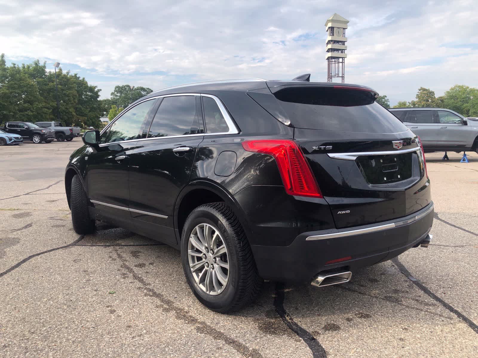 Used 2018 Cadillac XT5 Luxury w/ Driver Awareness Package AWD/4WD image 5