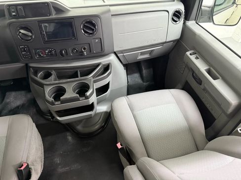 Used 2014 Ford E-150 and Econoline 150 Extended image 30