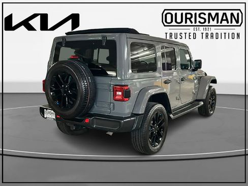Used 2022 Jeep Wrangler Unlimited Sahara w/ Cold Weather Group image 4