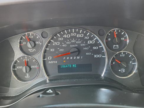 Used 2015 Chevrolet Express 3500 RWD image 21