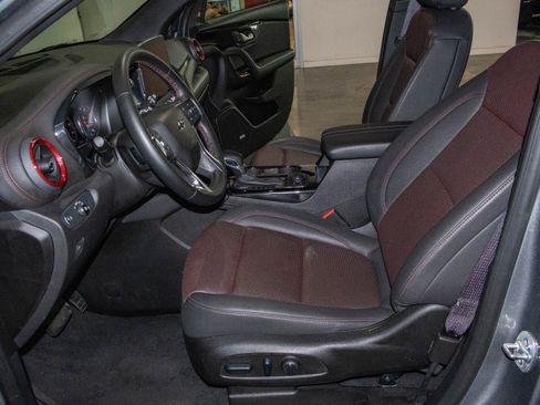 Used 2025 Chevrolet Blazer RS FWD image 7