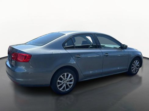 Used 2012 Volkswagen Jetta SE FWD image 3
