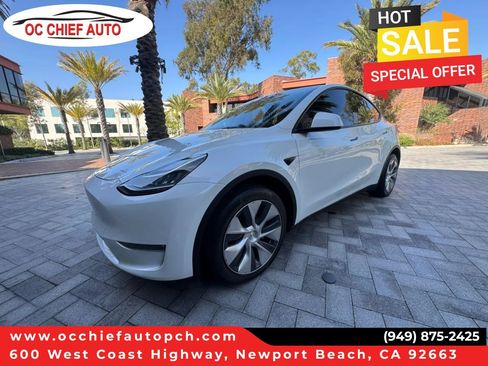 Used 2023 Tesla Model Y AWD image 1