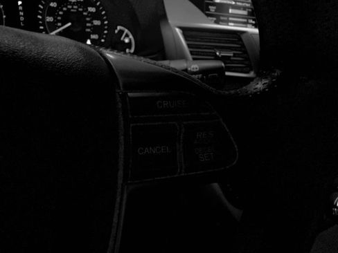 Used 2017 Honda Odyssey SE image 29