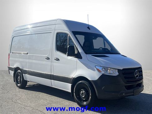 Used 2025 Mercedes-Benz Sprinter 2500 image 4