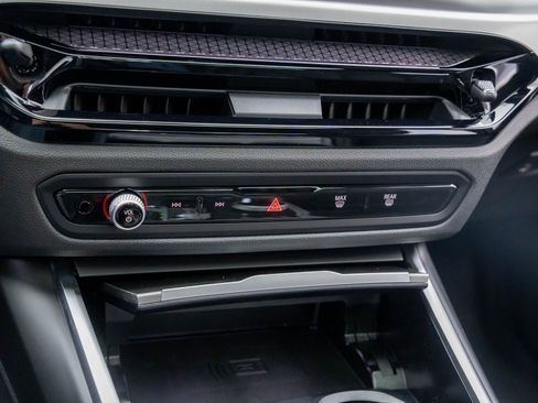 New 2026 BMW 330i xDrive Sedan w/ M Sport Package image 28