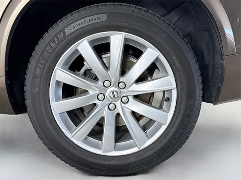 Used 2016 Volvo XC90 T6 Momentum w/ Vision Package image 33