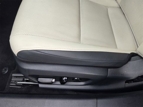 Used 2023 Lexus ES 300h w/ Premium Package image 13