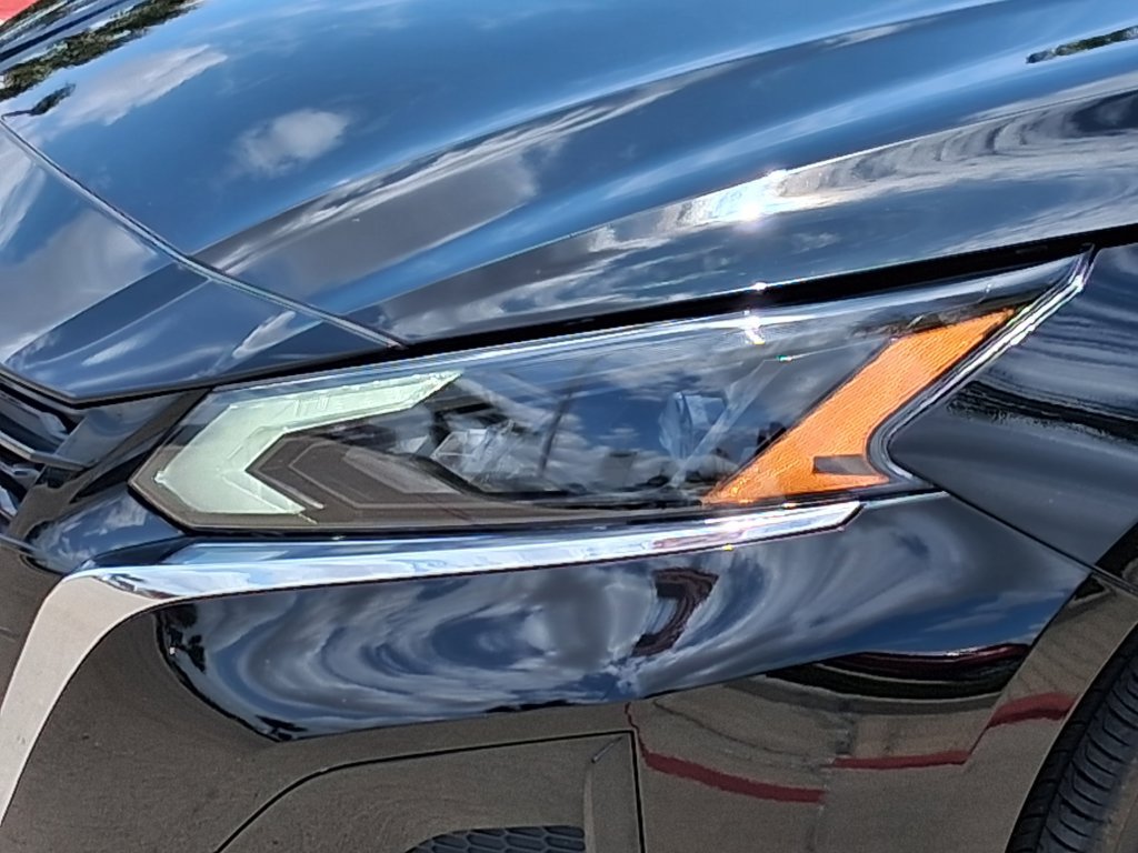 Used 2025 Nissan Altima 2.5 S FWD image 7