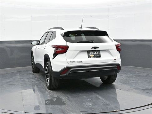 Certified 2025 Chevrolet Trax RS w/ Sunroof Package image 5