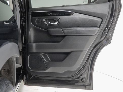 Used 2025 Honda Pilot EX-L image 39