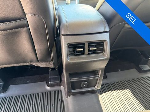 Used 2017 Ford Edge SEL w/ Equipment Group 201A AWD/4WD image 23