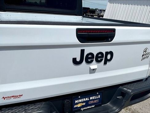 Used 2022 Jeep Gladiator Sport AWD/4WD image 25