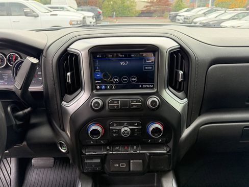 Used 2021 Chevrolet Silverado 1500 LT Trail Boss w/ LPO, Dark Essentials Package image 21