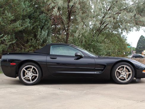 Used 2002 Chevrolet Corvette Convertible w/ Preferred Equipment Group2 RWD image 4