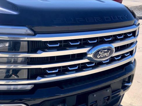 Used 2023 Ford F350 Platinum image 29