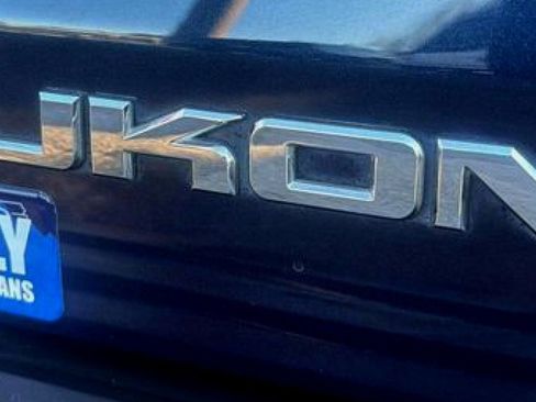 Used 2017 GMC Yukon SLT image 23