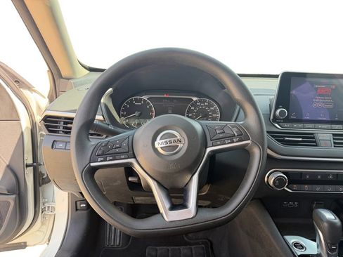 Used 2021 Nissan Altima 2.5 SV FWD image 13