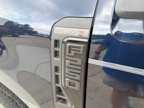 Used 2024 Ford F250 XL w/ STX Appearance Package AWD/4WD image 6
