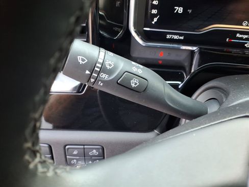 Used 2025 GMC Sierra 1500 SLT AWD/4WD image 19